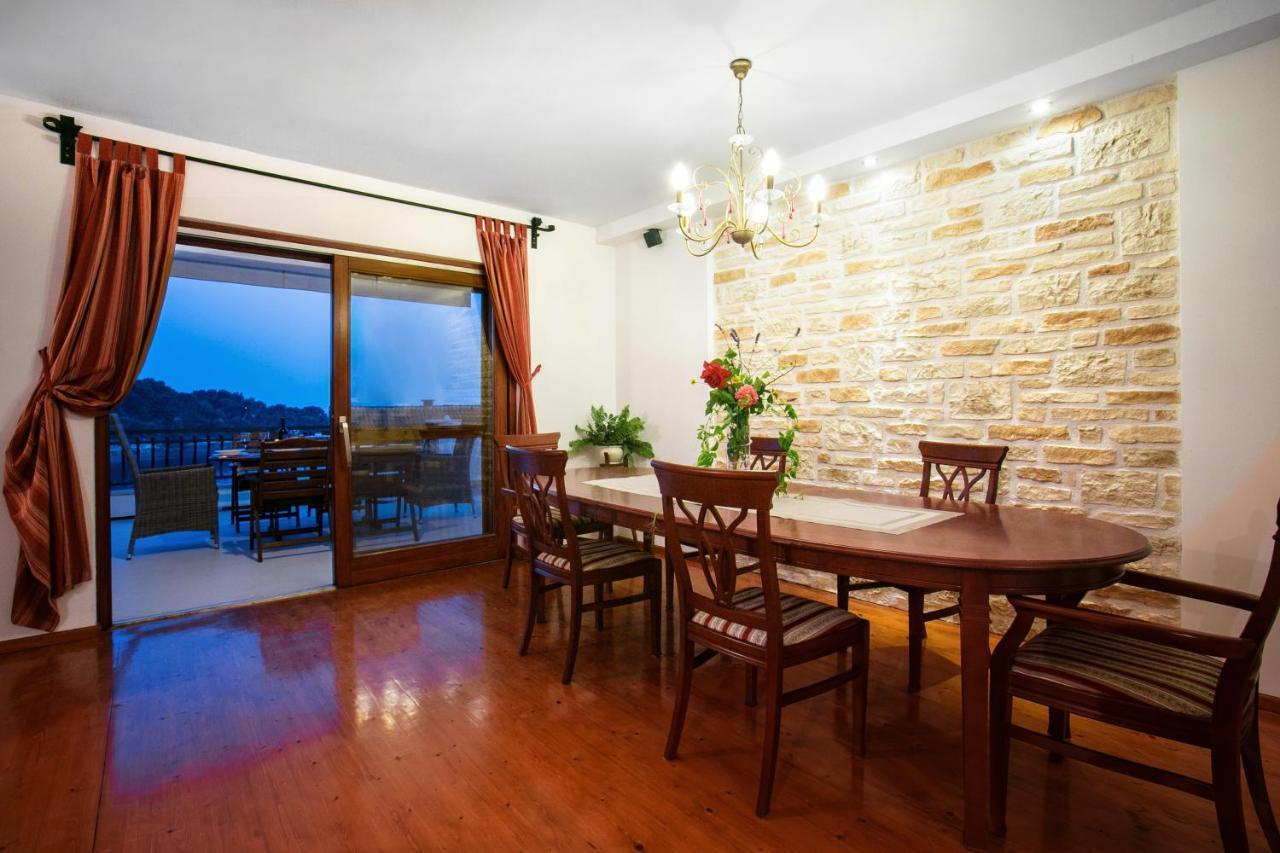 Golden view luxury apartment Maslinica Buitenkant foto