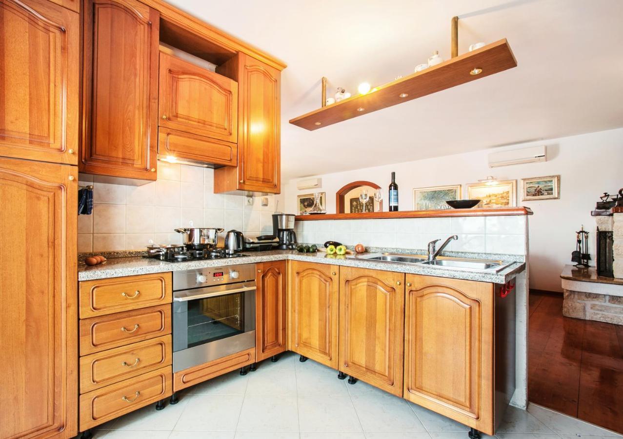 Golden view luxury apartment Maslinica Buitenkant foto