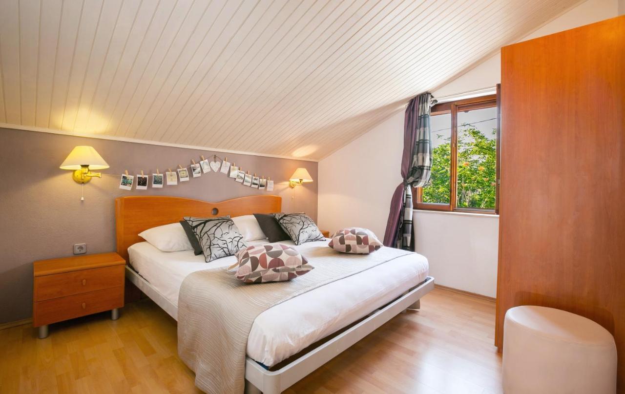 Golden view luxury apartment Maslinica Buitenkant foto